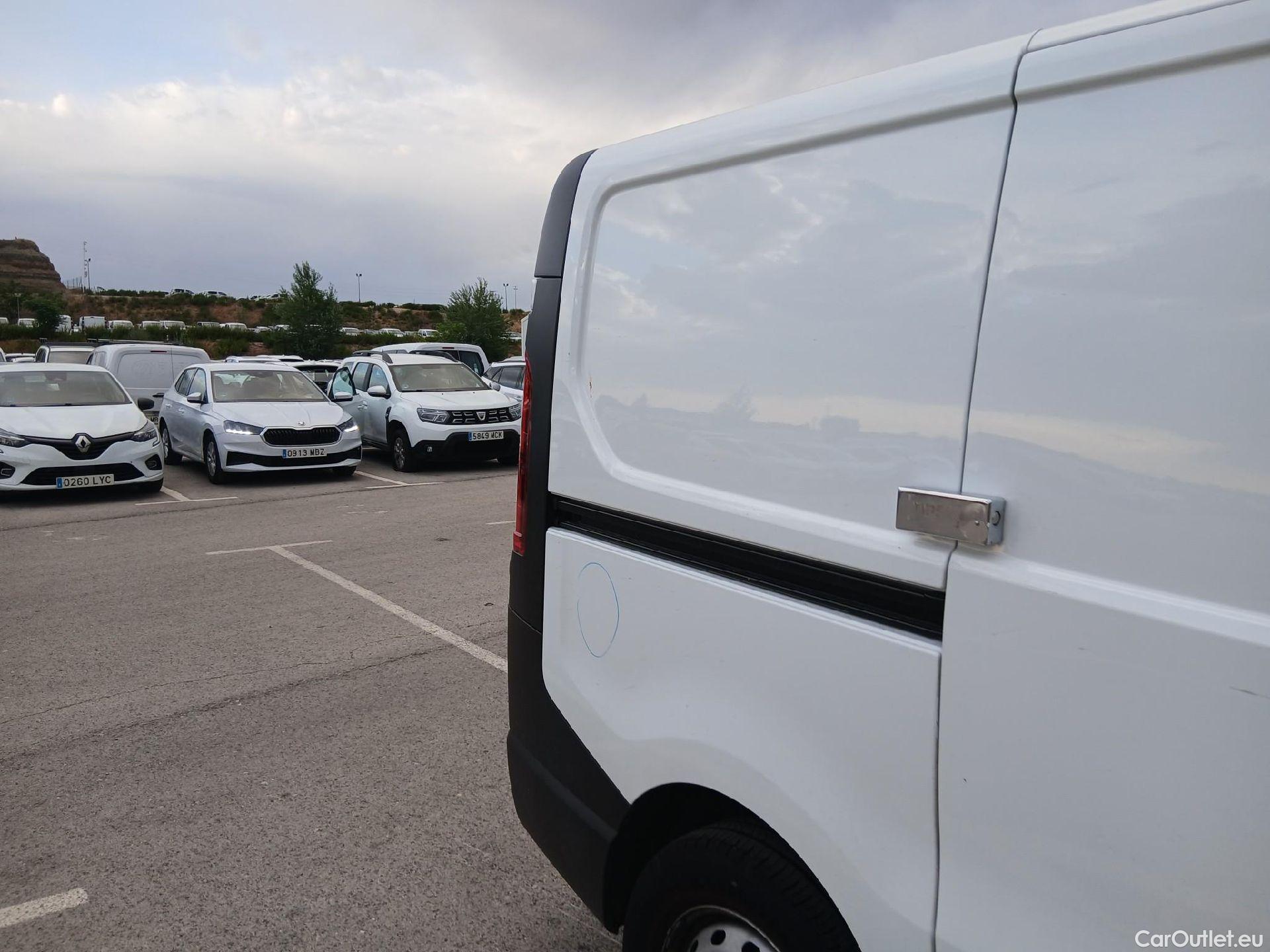  Renault  Trafic RENAULT  / 2021 / 4P / furgón Furgón L1H1 Blue dCi 96 Kw (130 CV) (AC4) #25