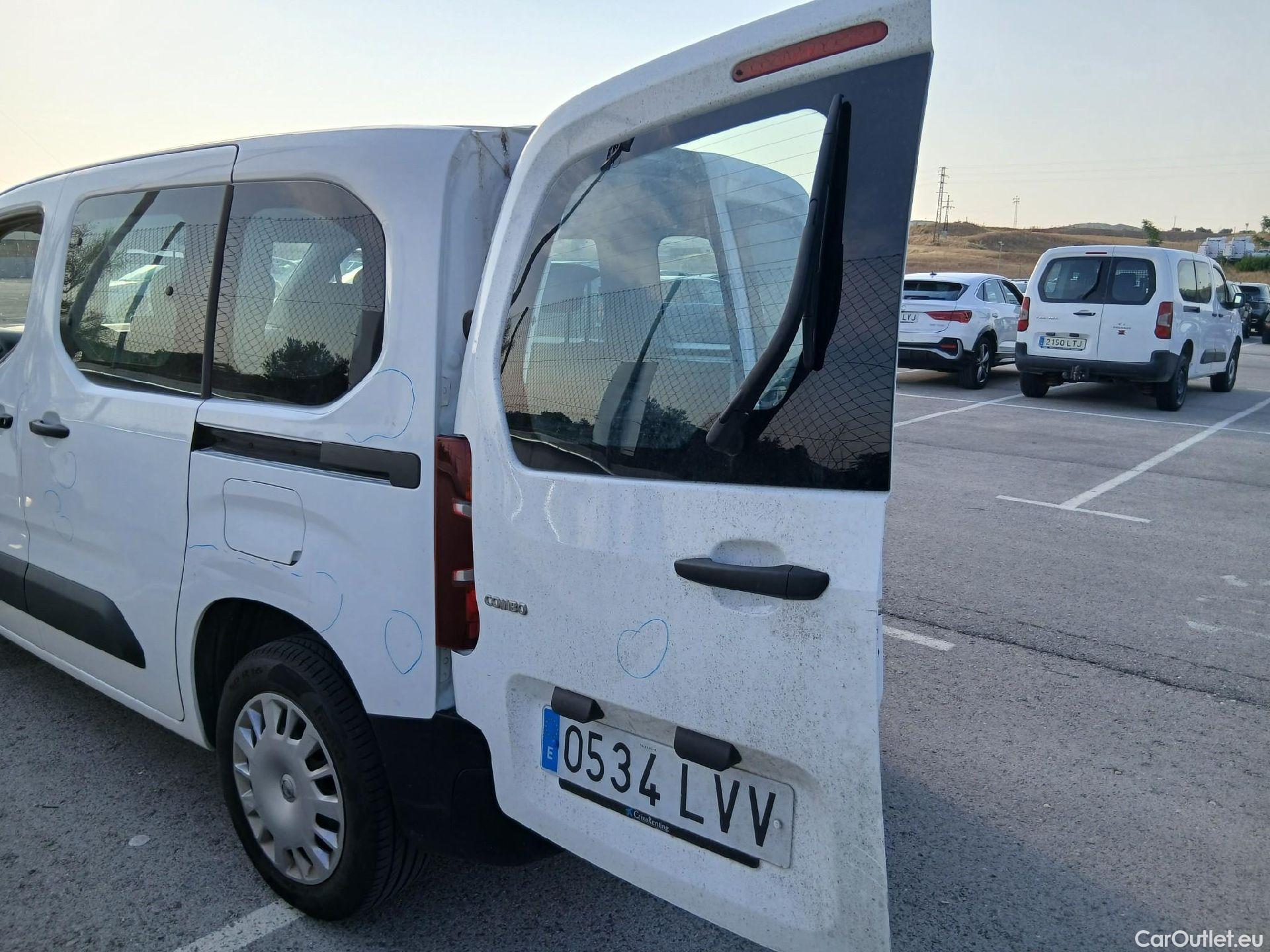  Opel  Combo OPEL  Life / 2018 / 5P / monovolumen compacto 1.5 TD 75kW (100CV) S/S Edition L (AC) #18
