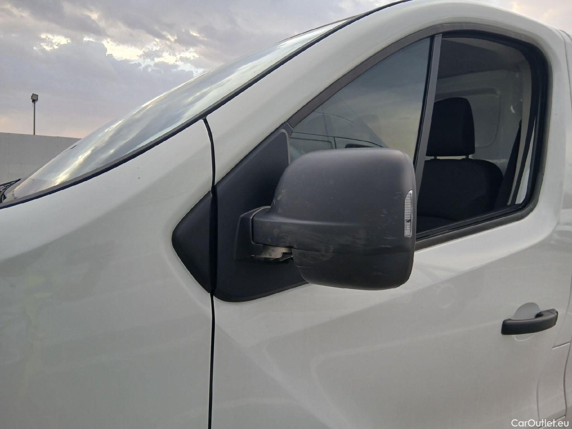  Renault  Trafic RENAULT  / 2021 / 4P / furgón Furgón L1H1 Blue dCi 96 Kw (130 CV) (AC4) #10