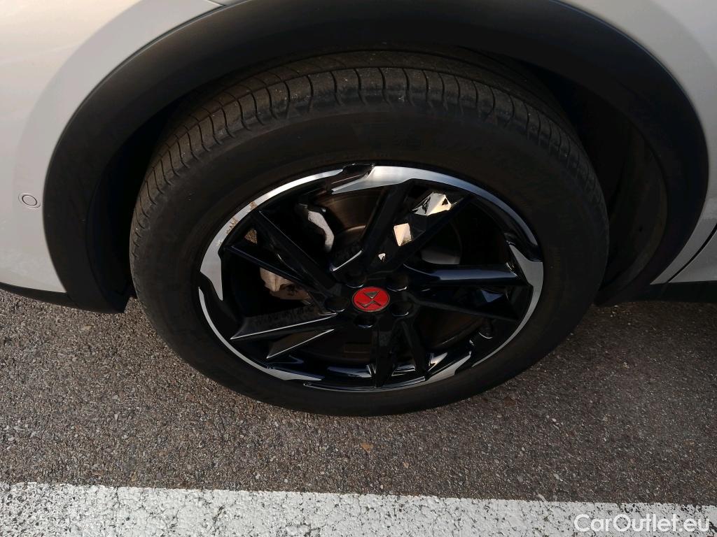  DS  DS7 DS DS 7 Crossback / 2017 / 5P / todoterreno BlueHDi DE 96kW (130CV) AT. PERF.LINE #7