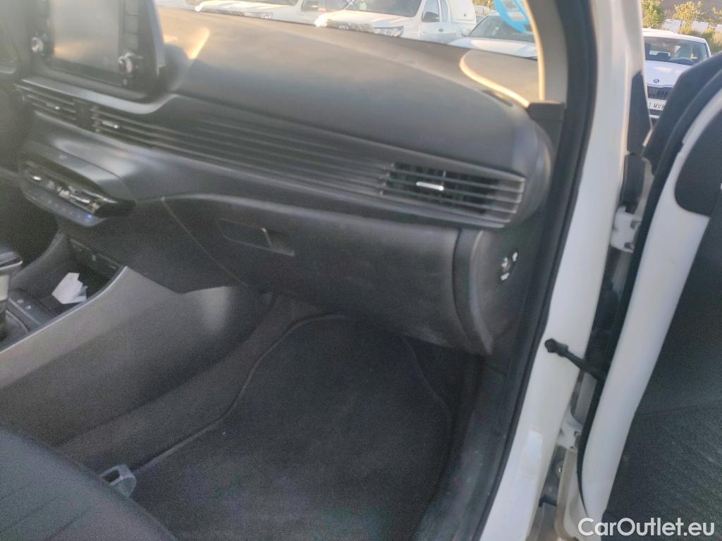  Hyundai  Bayon HYUNDAI  / 2021 / 5P / todoterreno 1.0 TGDI 74kW (100CV) 48V Tecno DCT #9