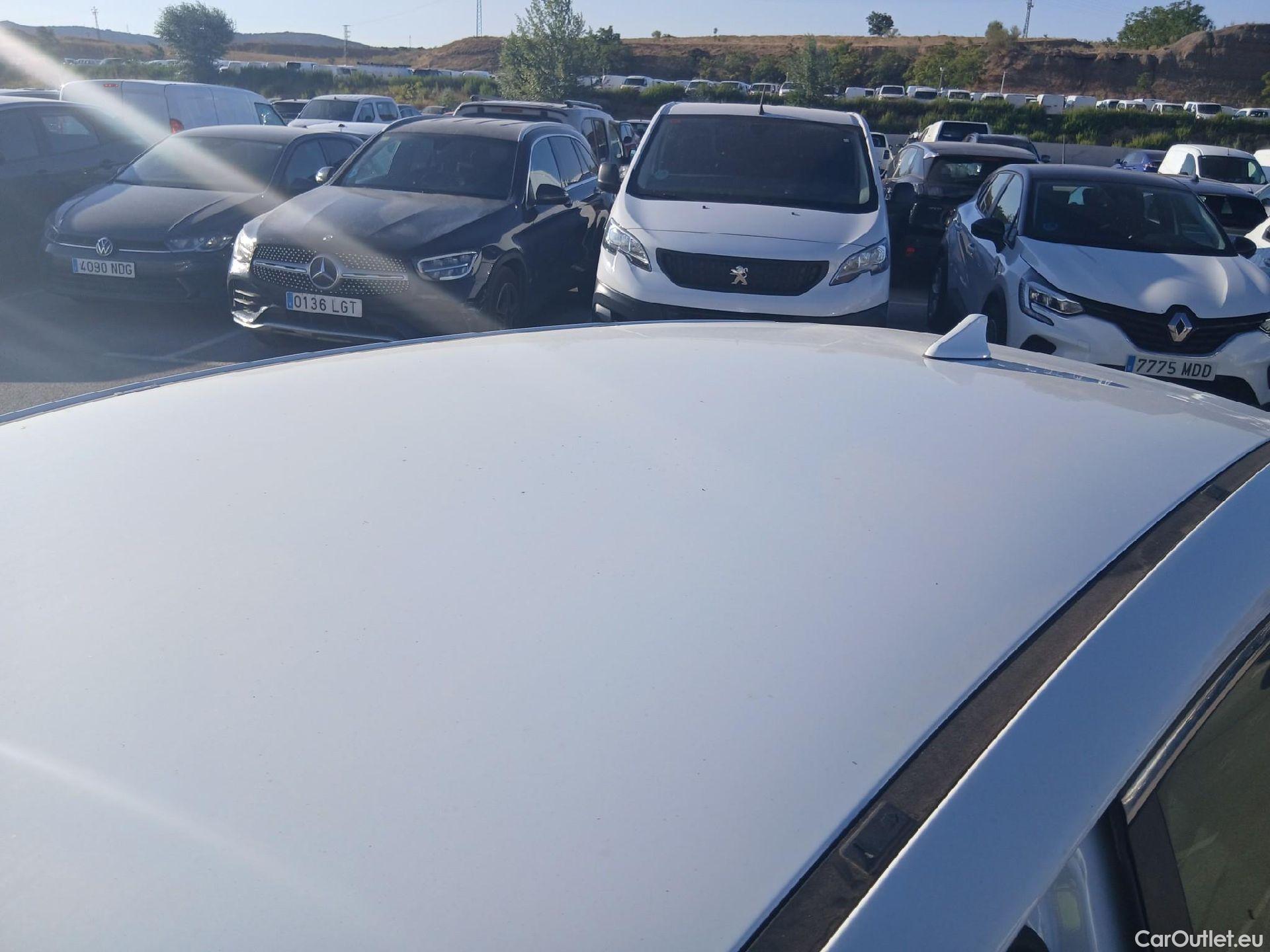  KIA  Cee'd KIA Ceed / 2021 / 5P / berlina con portón 1.0 T-GDi 74kW (100CV) Drive #11