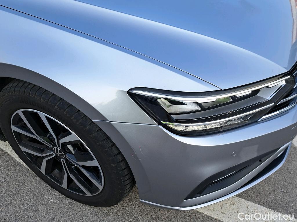  Volkswagen  Passat VOLKSWAGEN  / 2019 / 5P / familiar Variant Executive 2.0 TDI 110kW DSG #11