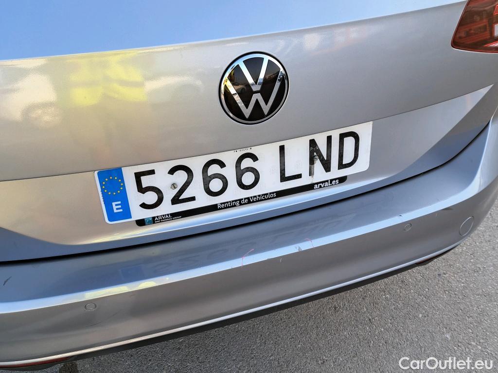  Volkswagen  Passat VOLKSWAGEN  / 2019 / 5P / familiar Variant Executive 2.0 TDI 110kW DSG #16
