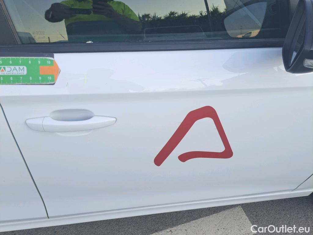  Opel  Corsa OPEL  / 2019 / 5P / berlina con portón 1.2T XHL 74kW (100CV) Edition #26
