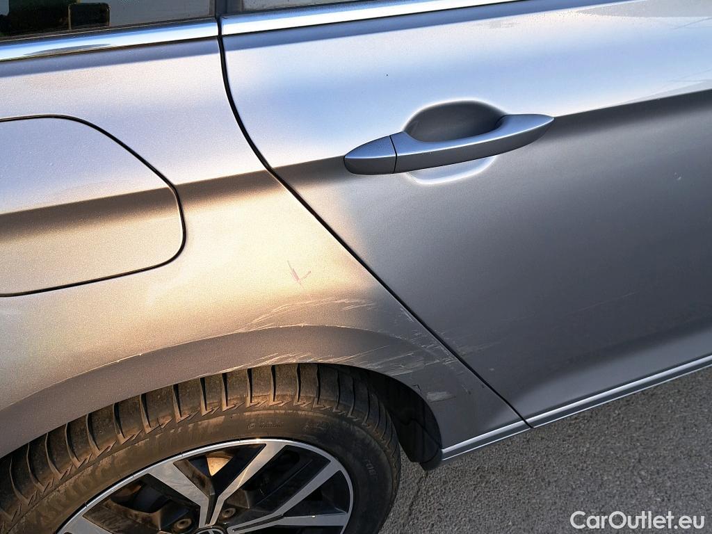  Volkswagen  Passat VOLKSWAGEN  / 2019 / 5P / familiar Variant Executive 2.0 TDI 110kW DSG #3