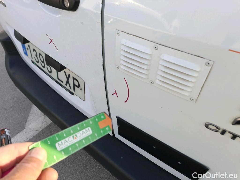  Citroen  Berlingo CITROEN  / 2018 / 3P / furgón derivado de turismo Talla M BlueHDi 100 CONTROL #8