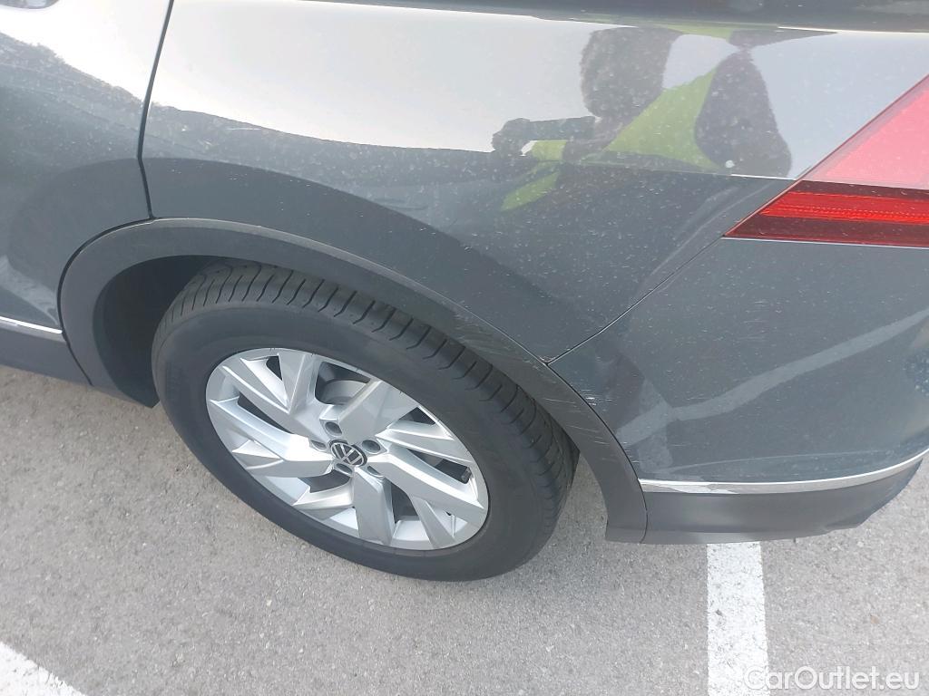  Volkswagen  Tiguan VOLKSWAGEN  / 2020 / 5P / todoterreno Life 2.0 TDI 110kW (150CV) DSG #24