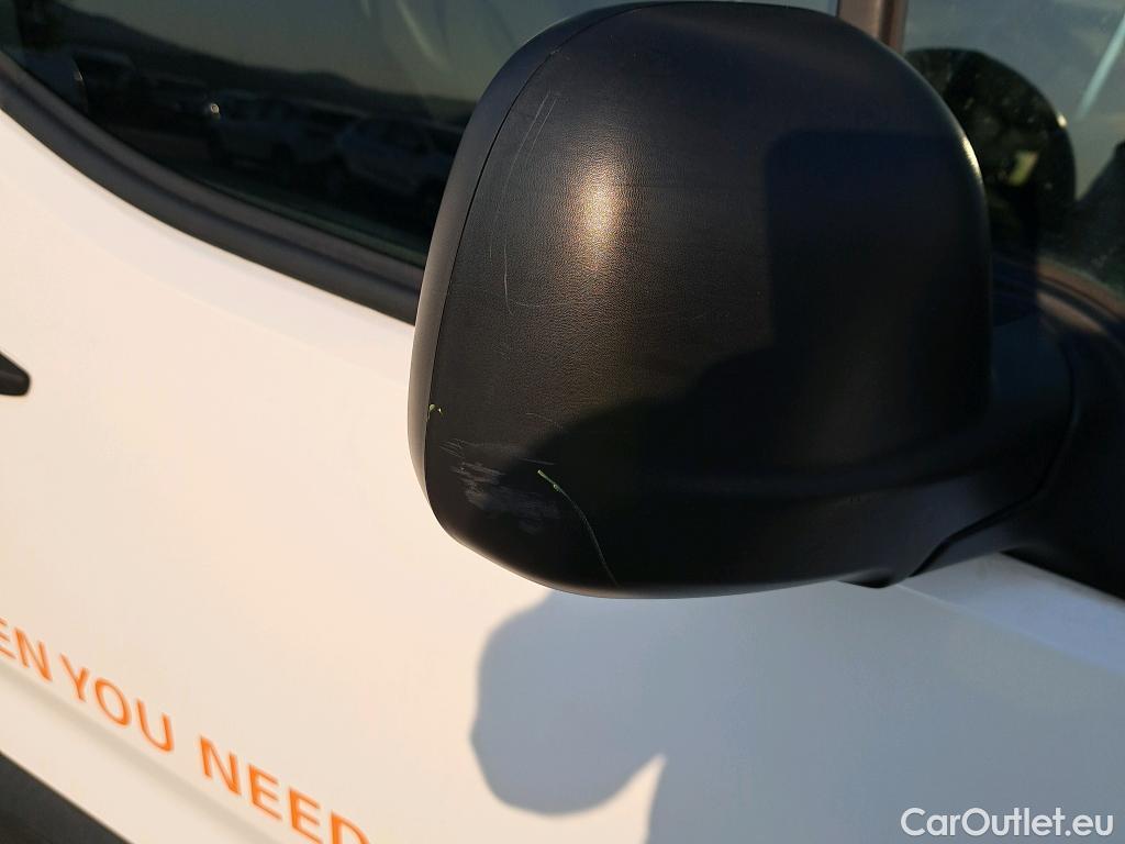  Citroen  Berlingo CITROEN  / 2018 / 5P / furgón derivado de turismo Doble Cab. Talla XL BlueHDi 100 CONTROL #45