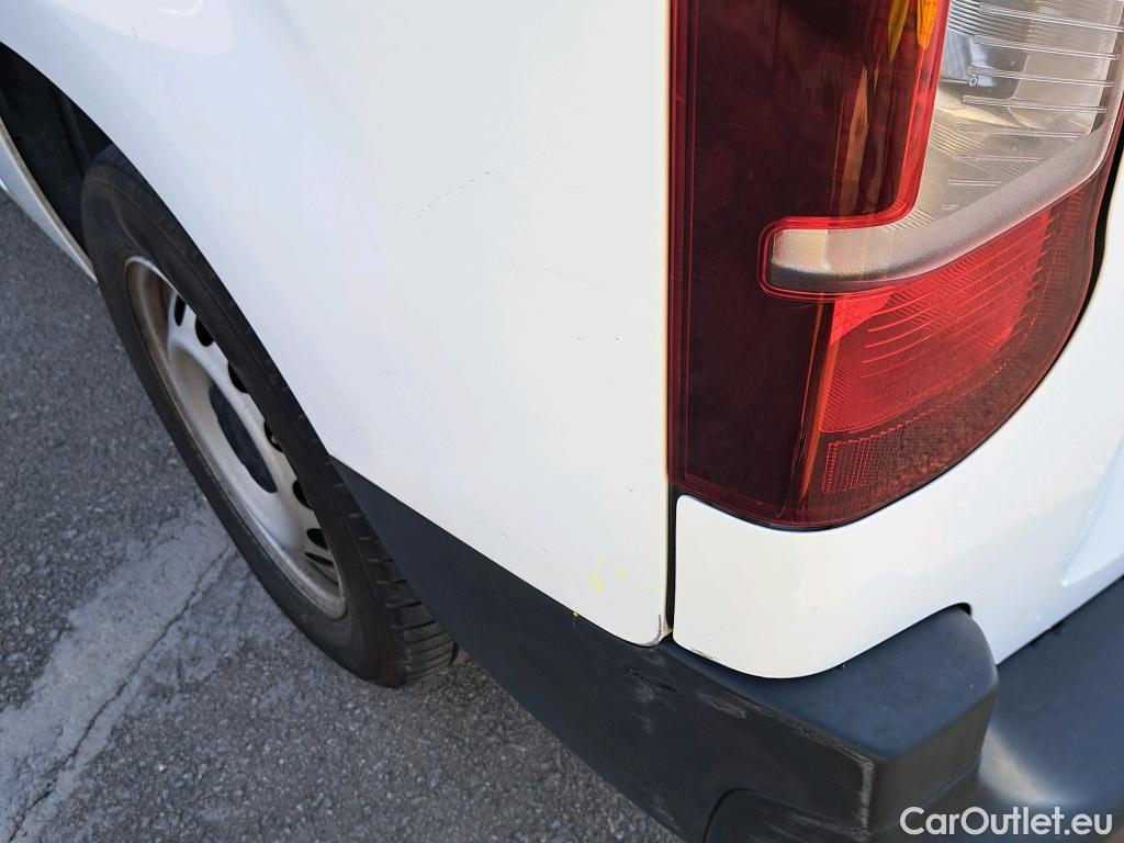  Citroen  Berlingo CITROEN  / 2018 / 5P / furgón derivado de turismo Doble Cab. Talla XL BlueHDi 100 CONTROL #14