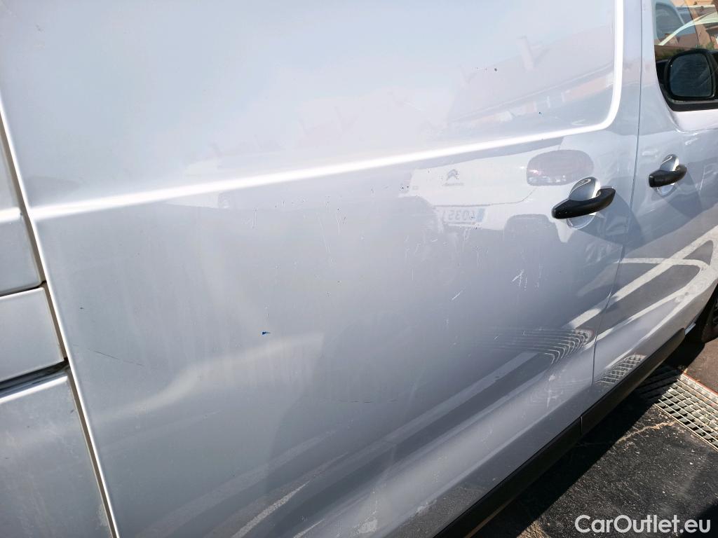 Opel  Vivaro OPEL  / 2019 / 4P / furgón 1.5 Diésel 88kW (120CV) M Std Express  Isotermo con Equipo de frio #4