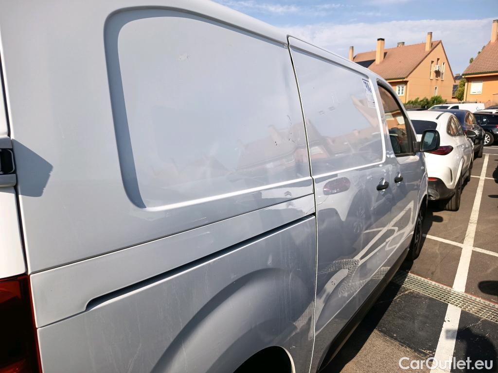  Opel  Vivaro OPEL  / 2019 / 4P / furgón 1.5 Diésel 88kW (120CV) M Std Express  Isotermo con Equipo de frio #26