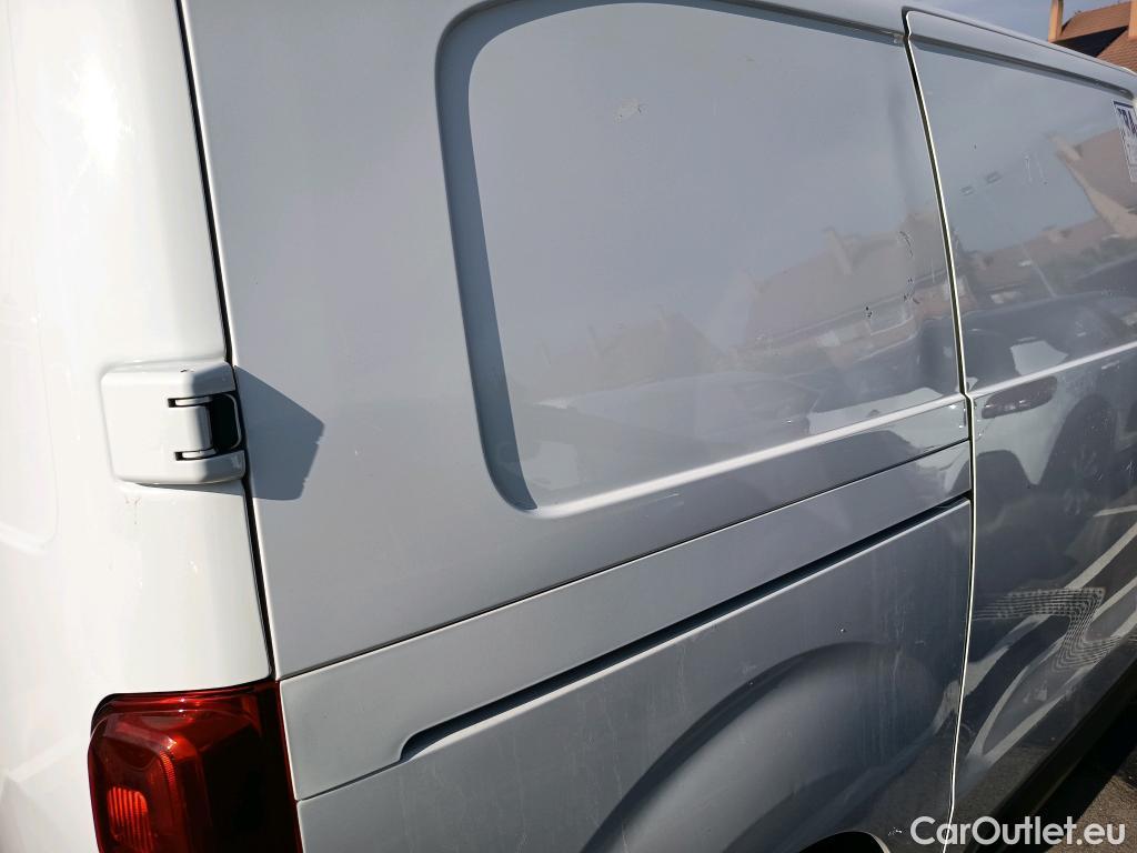  Opel  Vivaro OPEL  / 2019 / 4P / furgón 1.5 Diésel 88kW (120CV) M Std Express  Isotermo con Equipo de frio #2