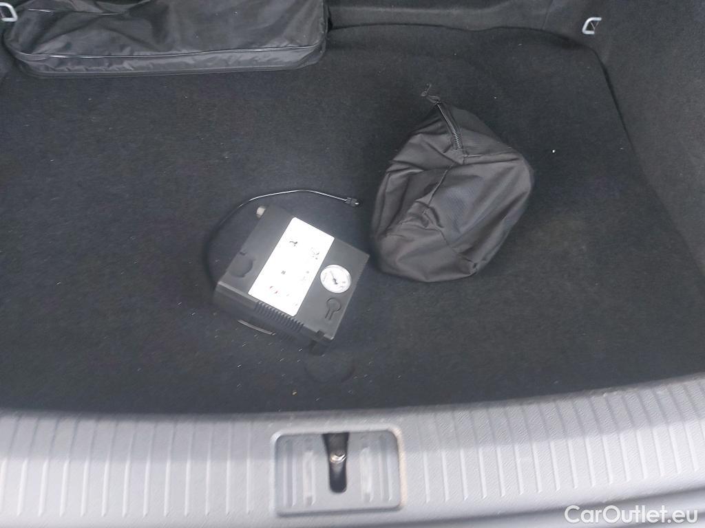  Volkswagen  Tiguan VOLKSWAGEN  / 2020 / 5P / todoterreno Life 2.0 TDI 110kW (150CV) DSG #7