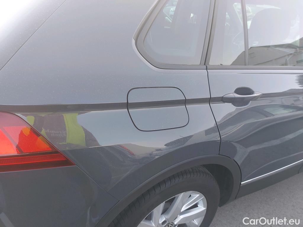  Volkswagen  Tiguan VOLKSWAGEN  / 2020 / 5P / todoterreno Life 2.0 TDI 110kW (150CV) DSG #22