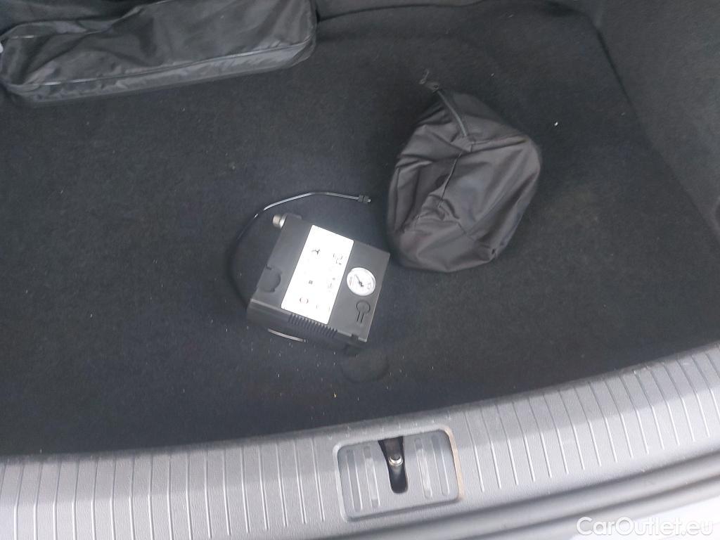  Volkswagen  Tiguan VOLKSWAGEN  / 2020 / 5P / todoterreno Life 2.0 TDI 110kW (150CV) DSG #8
