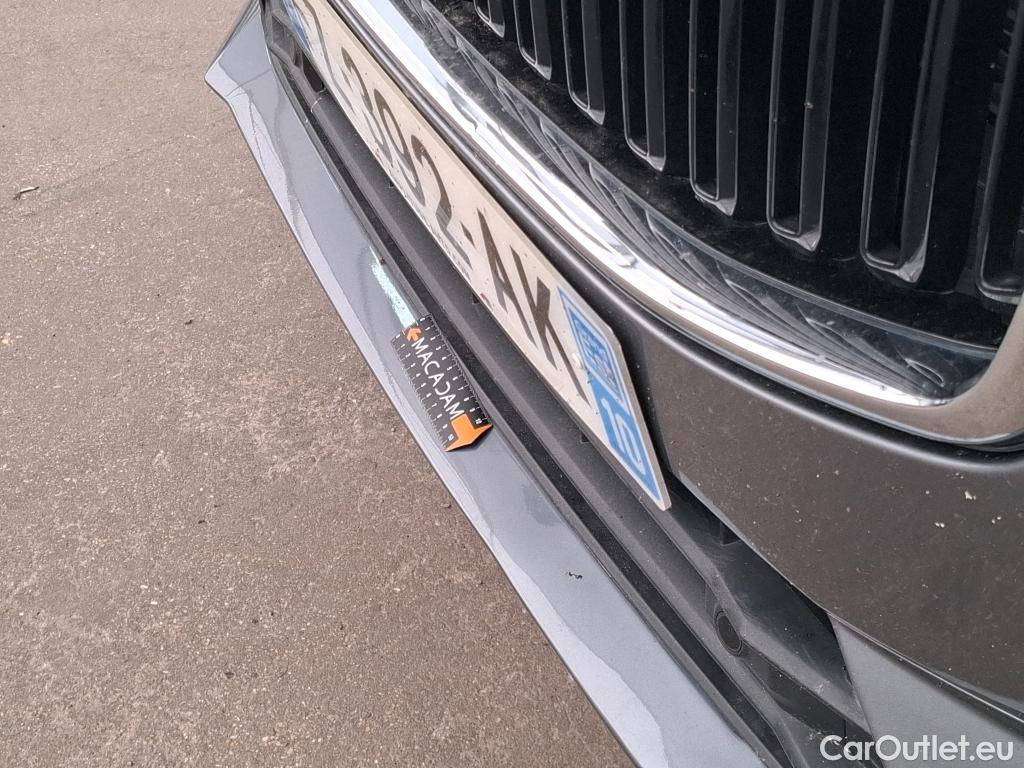  Volvo  XC60 VOLVO  / 2017 / 5P / SUV B4 197 Geartro Business Executive #3