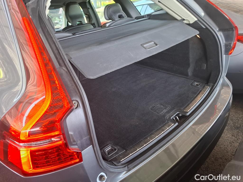  Volvo  XC60 VOLVO  / 2017 / 5P / SUV B4 197 Geartro Business Executive #28