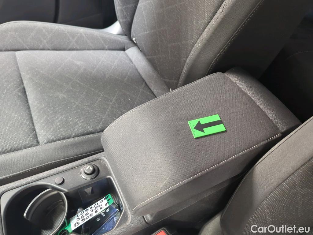  Volkswagen  Golf  Life 1.0 eTSI DSG mild-Hybrid #31