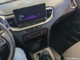 KIA  Cee'd KIA  SW 1.5 T-GDI 140KM 6MT M 5d #17