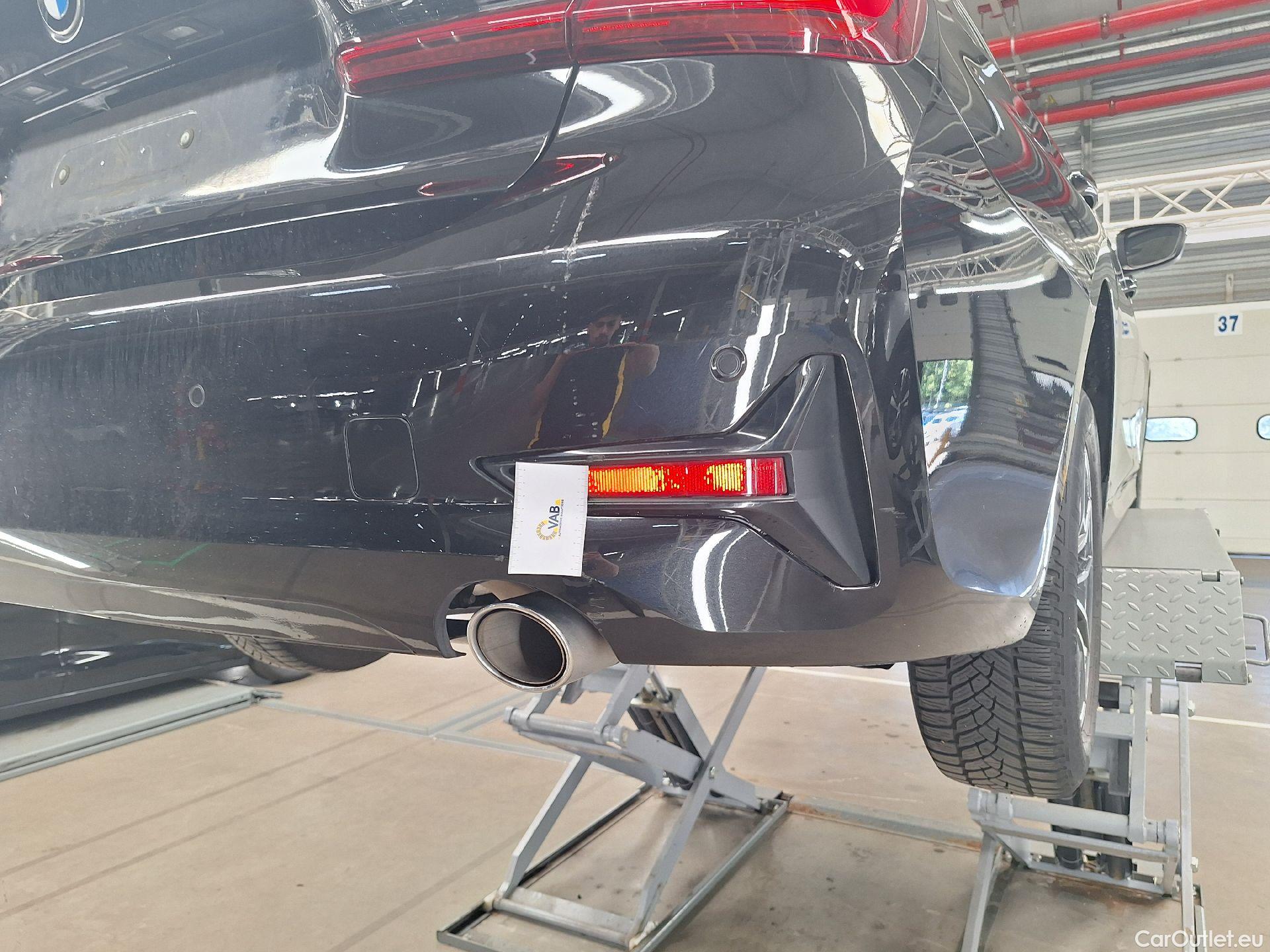  Bmw  Serie 3 BMW, 3-serie '18, BMW 3 Reeks Berline 318dA (100 kW) 4d #33