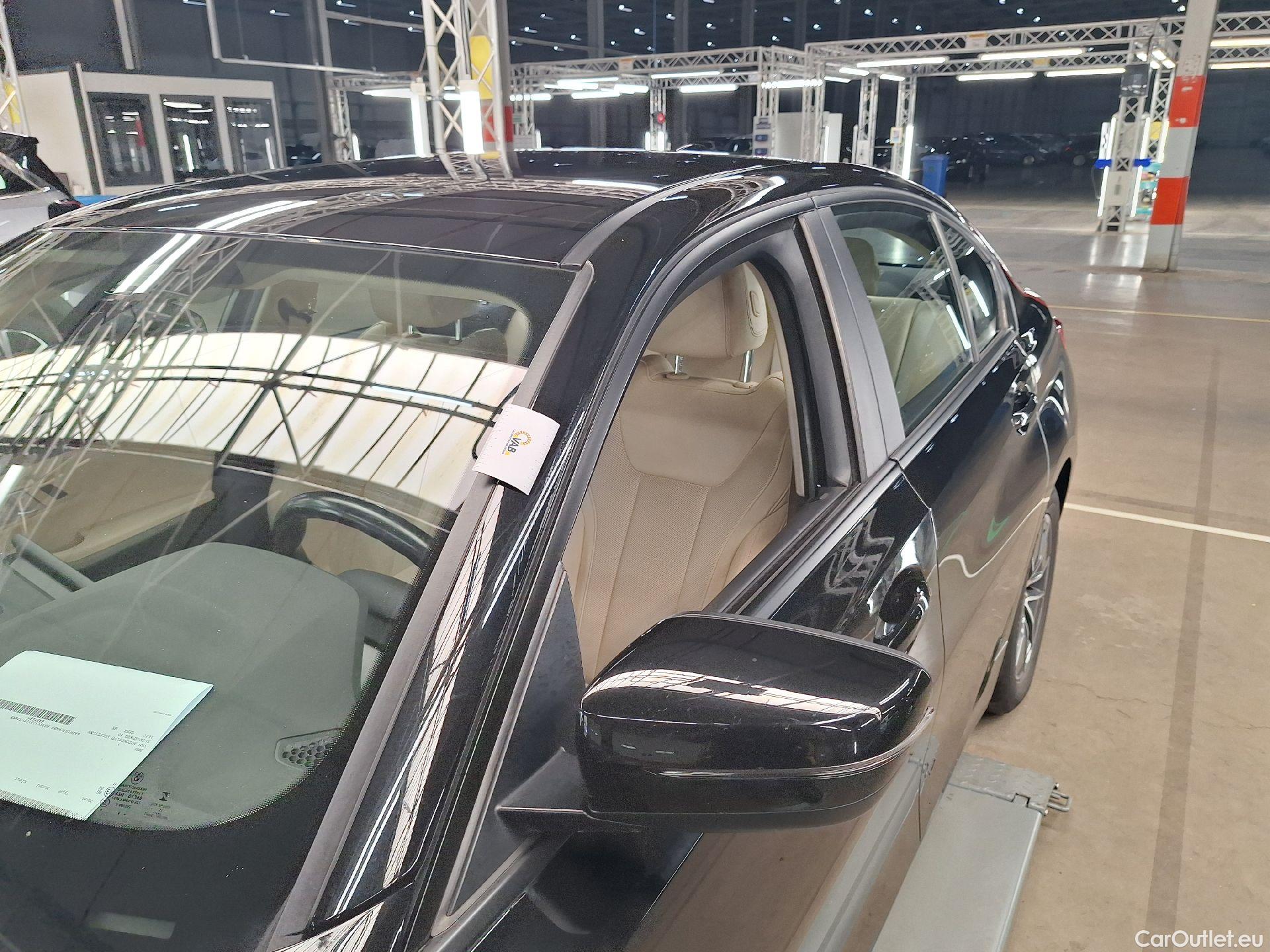  Bmw  Serie 3 BMW, 3-serie '18, BMW 3 Reeks Berline 318dA (100 kW) 4d #1