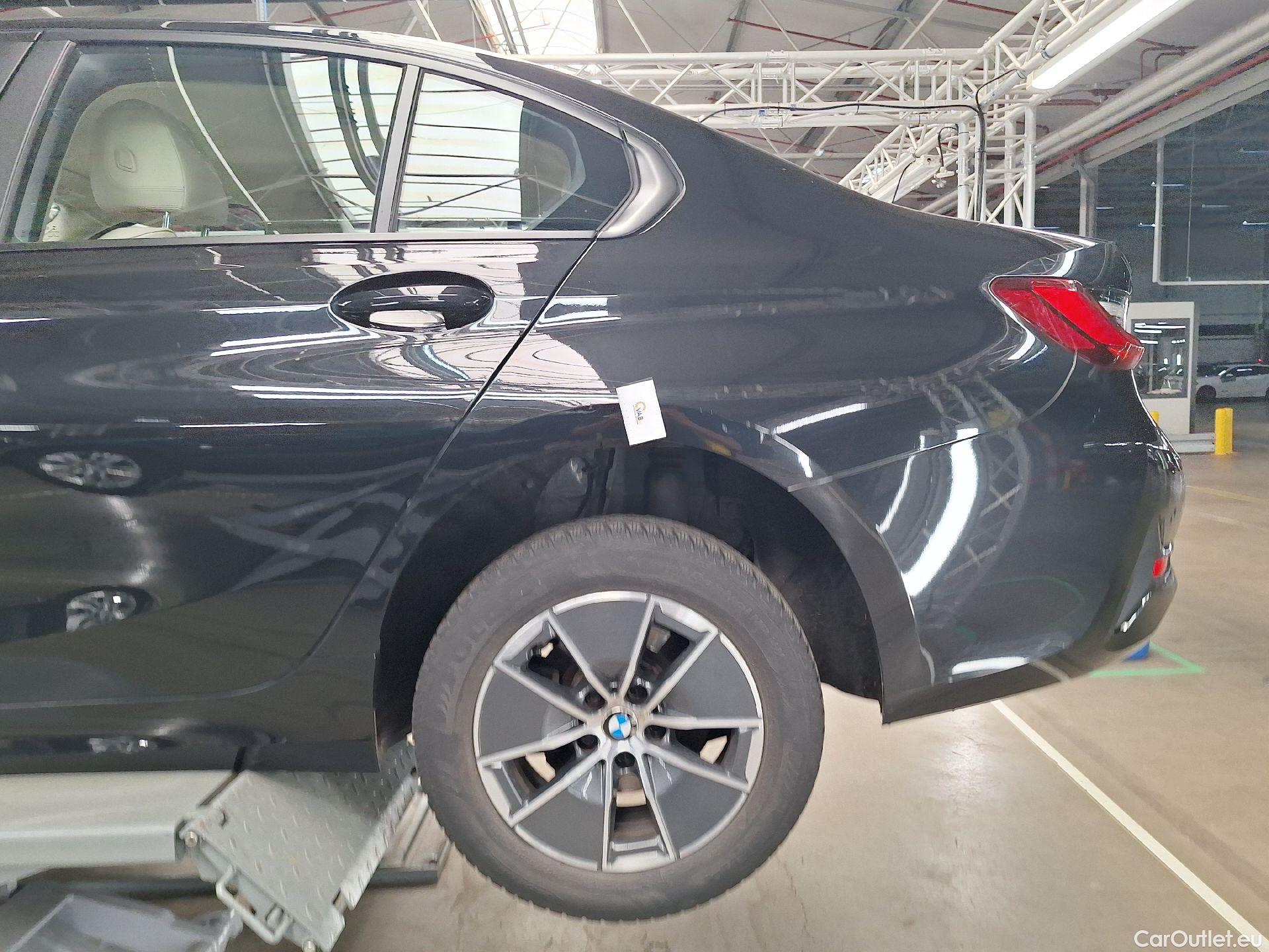  Bmw  Serie 3 BMW, 3-serie '18, BMW 3 Reeks Berline 318dA (100 kW) 4d #16