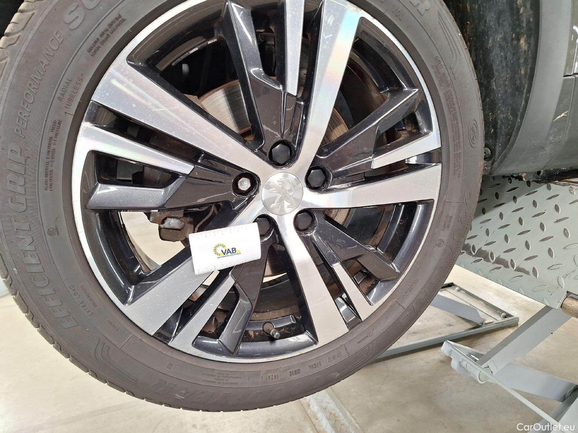  Peugeot  5008 Peugeot,  '16, Peugeot  1.5 BlueHDi 96kW S&S Allure 5d 7pl #35