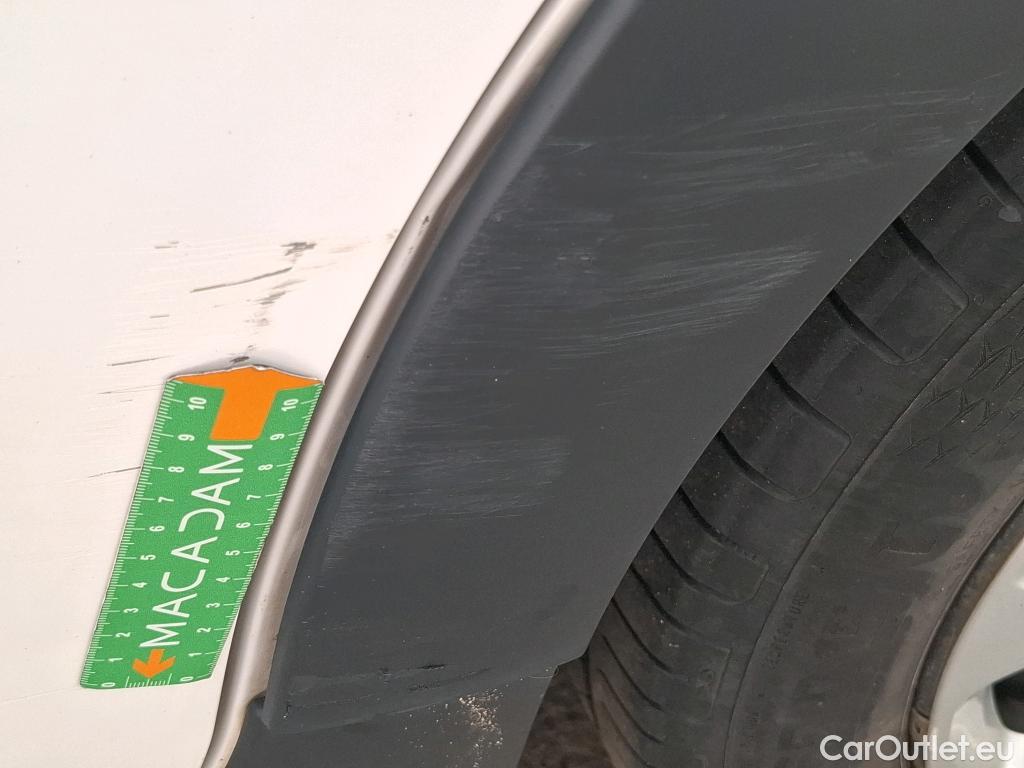  Citroen  C3  Société Feel 1.2 PureTech 80CV BVM5 E6d #32