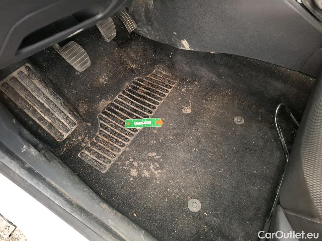  Renault  Clio RENAULT  Société VU 5p Berline Air Medianav dCi 90 #12