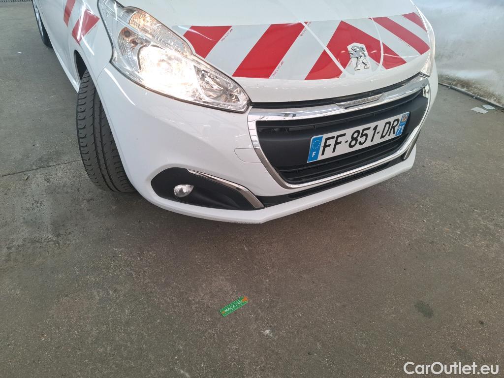  Peugeot  208  Affaire Premium Pack 1.2 80CV BVM5 E6dT #9