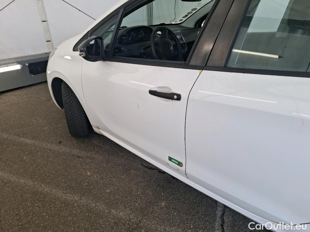  Peugeot  208  Affaire Premium 1.6 HDi 75CV BVM5 E6 #8