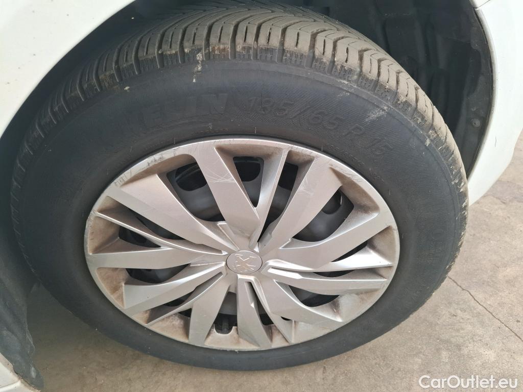  Peugeot  208  Premium 1.5 HDi 100CV BVM6 E6d #17