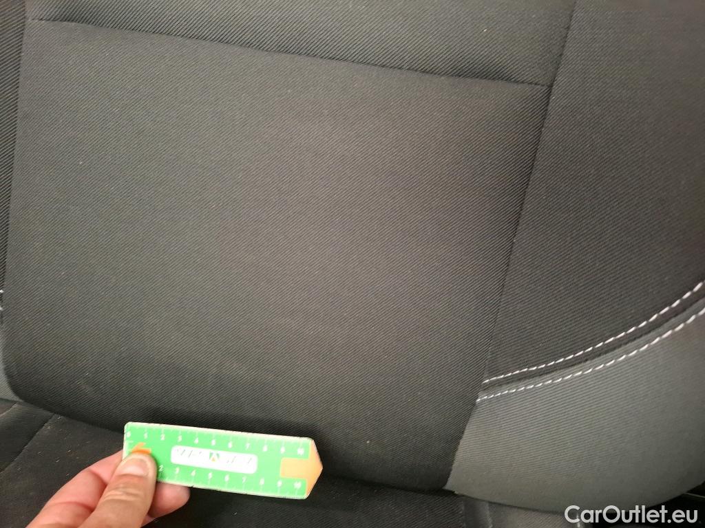  Renault  Clio RENAULT  Société VU 5p Berline Air Medianav dCi 90 #29