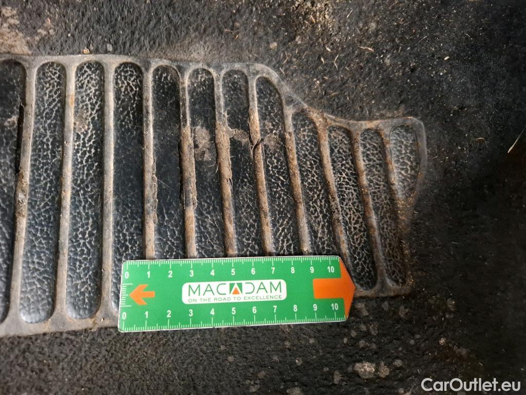  Renault  Clio RENAULT  Société VU 5p Berline Air Medianav dCi 90 #14