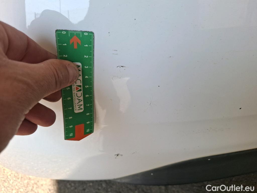  Peugeot  208  Affaire Premium 1.6 HDi 75CV BVM5 E6 #40