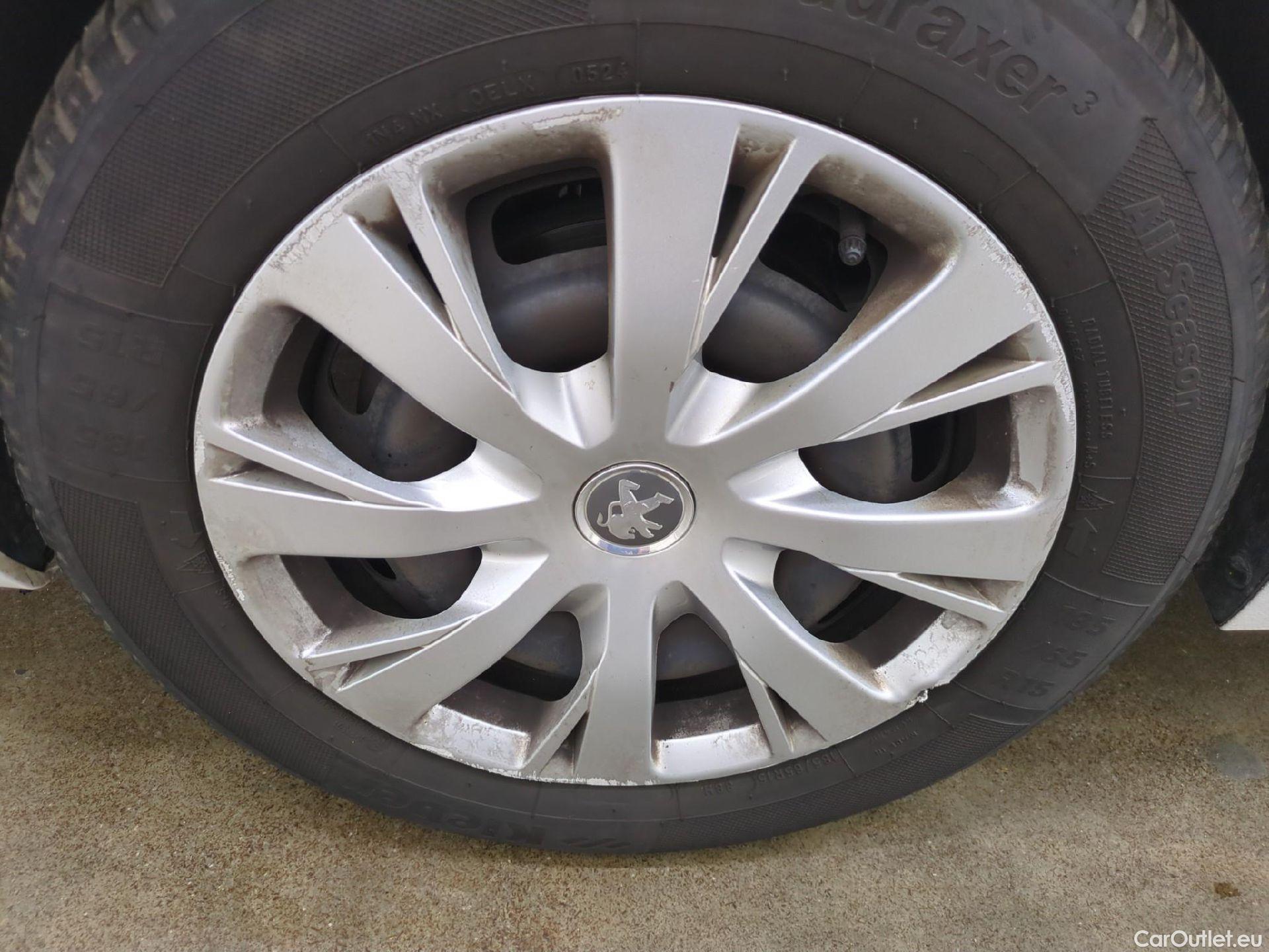  Peugeot  208  Affaire Premium Pack 1.5 HDi 100CV BVM5 E6dT #3