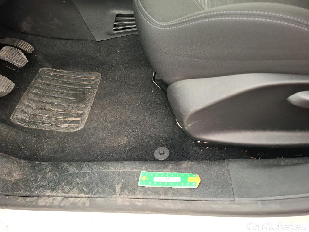 Peugeot  208  Affaire Premium Pack 1.6 HDi 100CV BVM5 E6 #8