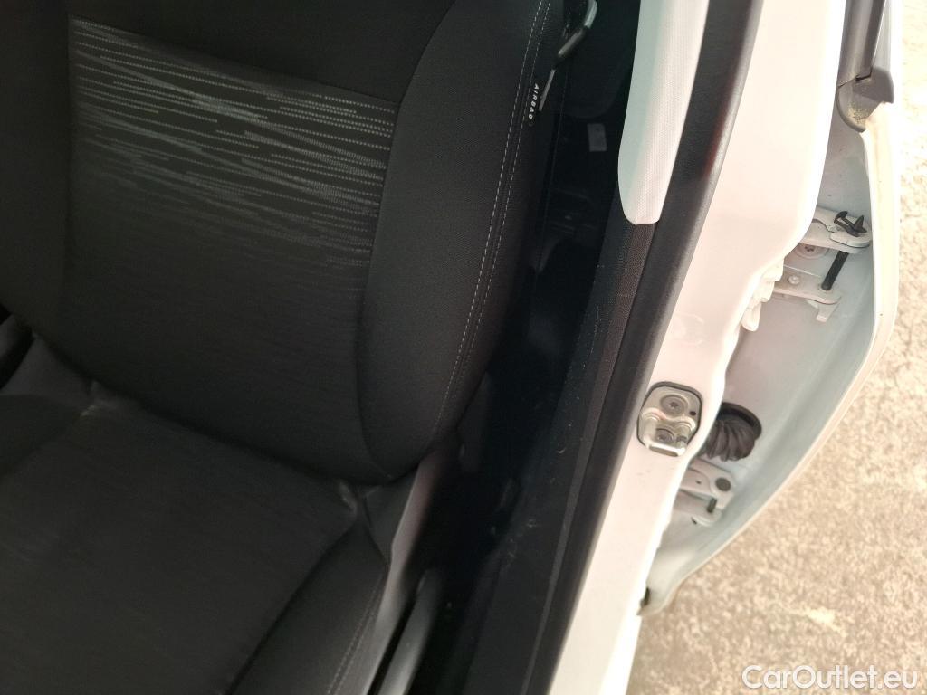 Peugeot  208  Affaire Premium Pack 1.6 HDi 100CV BVM5 E6 #10