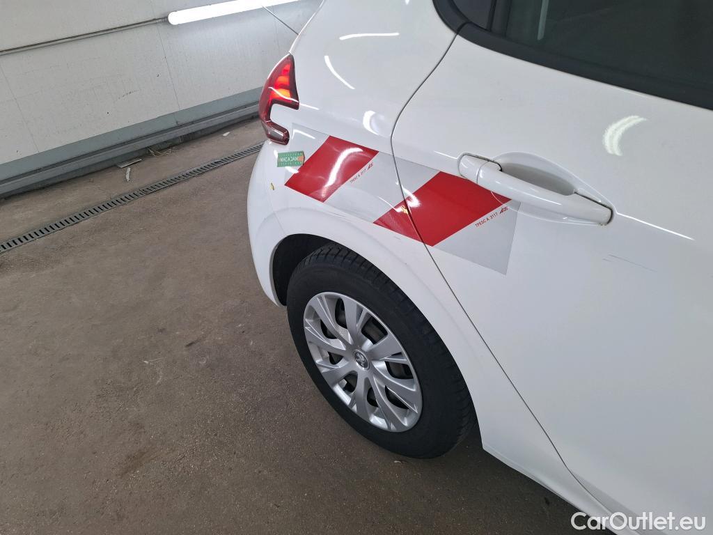  Peugeot  208  Affaire Premium Pack 1.2 80CV BVM5 E6dT #1