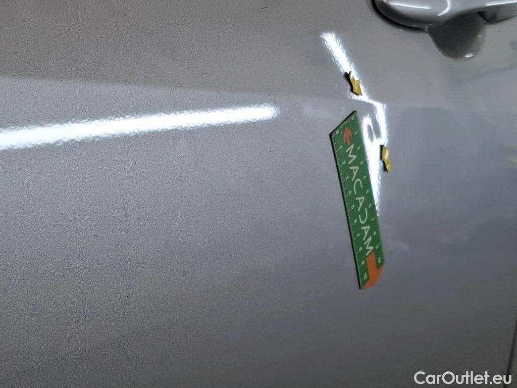  Toyota  Yaris  Hybride Affaires / 2019 / 5P / Berline 1.5 Hybride 116h Dynamic Business  #22