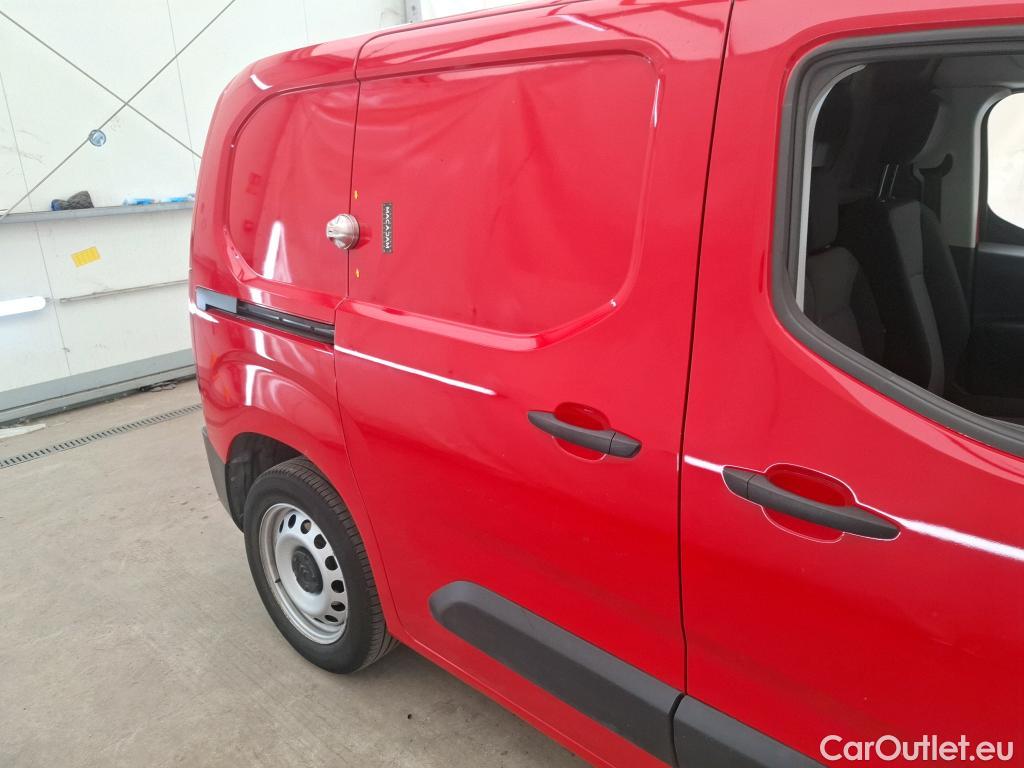  Citroen  Berlingo  Fourgon Driver M 650 1.2 PureTech 130CV BVA8 E6d #22