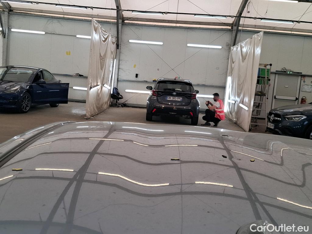  Toyota  Yaris  Hybride Affaires / 2019 / 5P / Berline 1.5 Hybride 116h Dynamic Business  #6