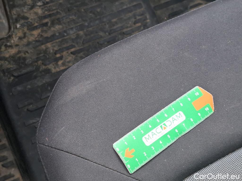  Volkswagen  Crafter  Fourgon Fourgon 35 mittlerer Radstand mit Hochdach FWD 2.0 #17