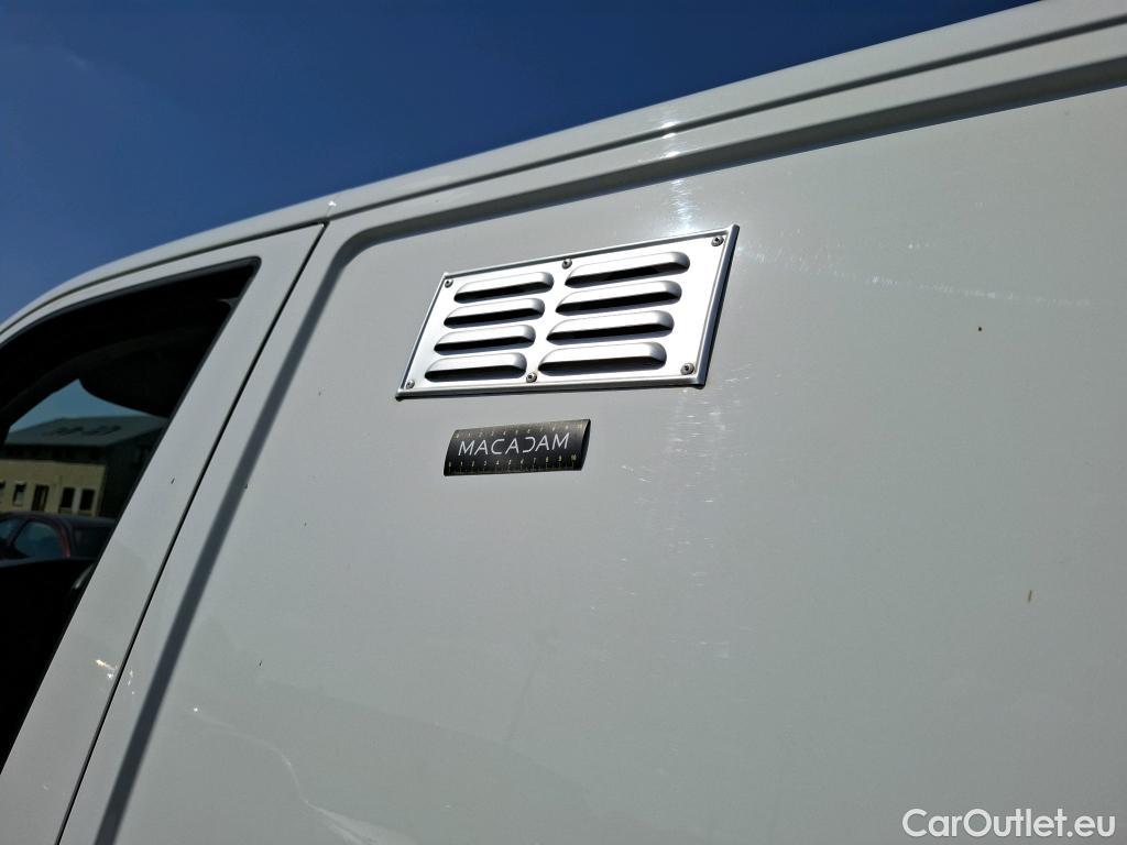  Volkswagen  Transporter VOLKSWAGEN  / 2019 / 4P / Fourgon tôlé 2.0 TDi 150 4MO L1H1 Business Line #38