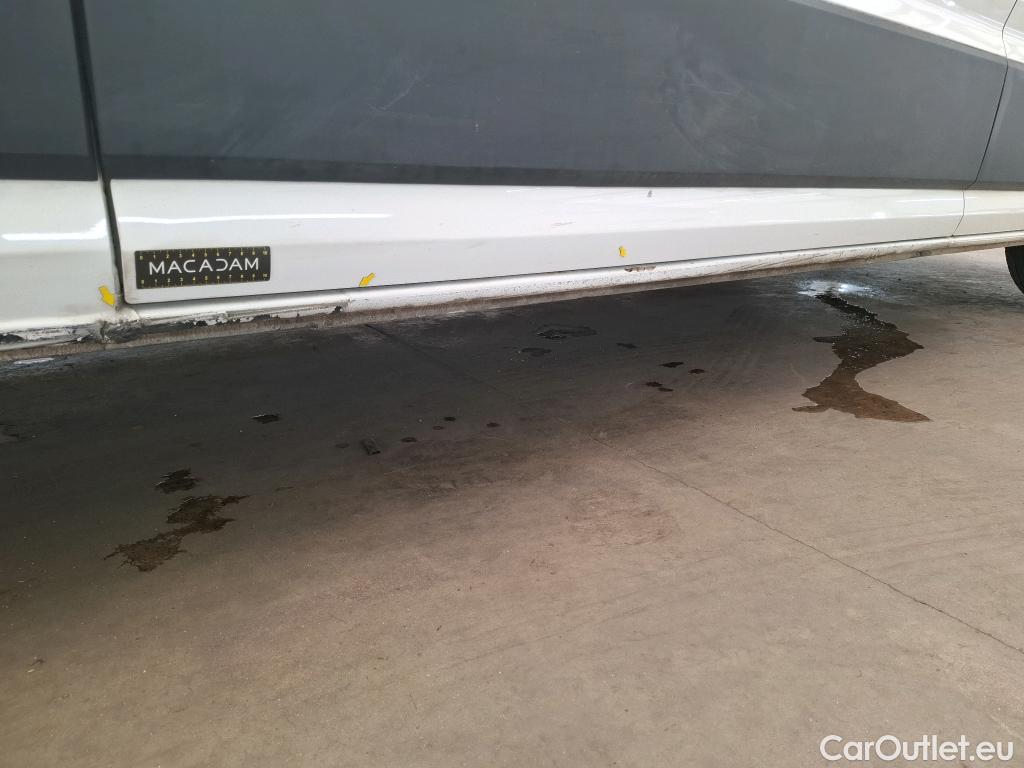  Volkswagen  Crafter  Fourgon 35 Fourgon L4H3 FWD 2.0 TDI 140CV BVM6 E6 #16