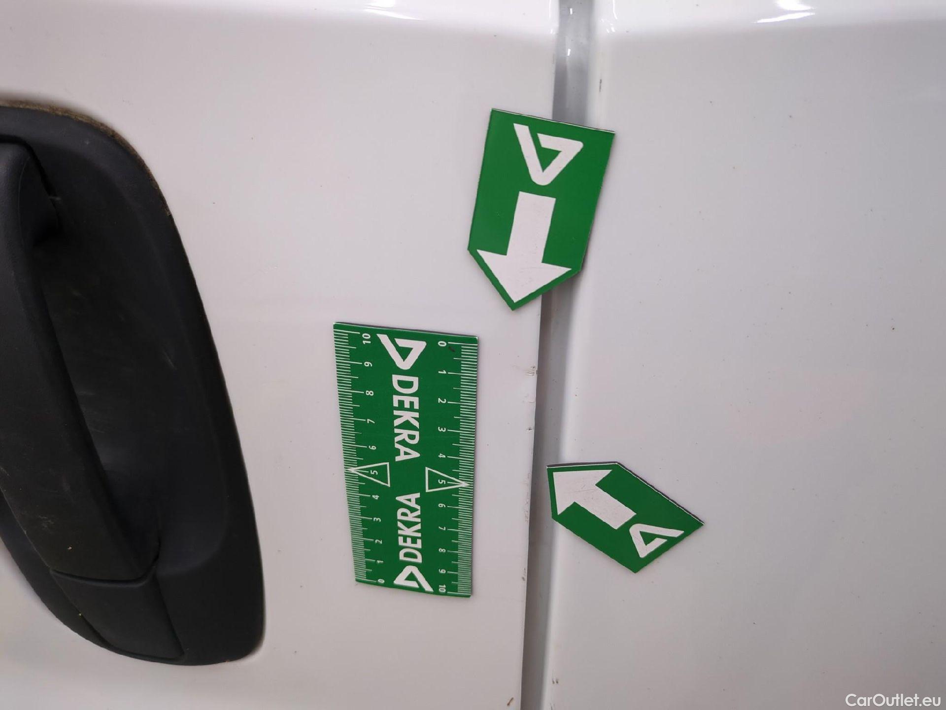  Renault  Trafic RENAULT  / 2019 / 4P / Fourgon tole NV FG GCF L2H2 1200 Energy dCi 145 #13
