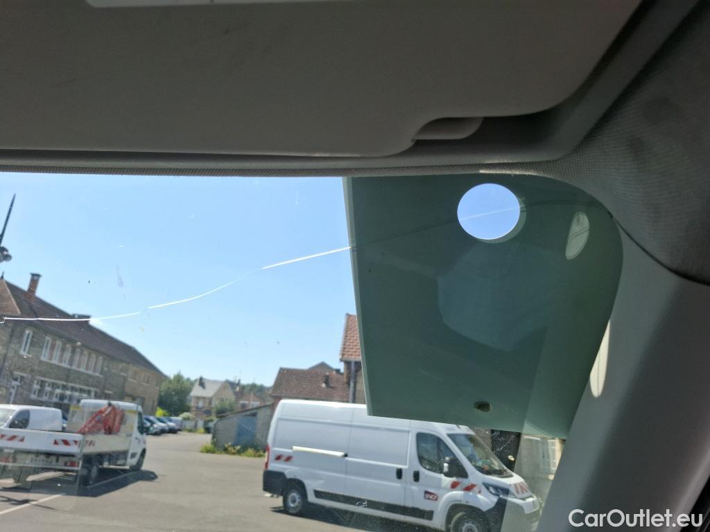  Volkswagen  Crafter VOLKSWAGEN  / 2017 / 4P / Fourgon tôlé 2.0 TDI 140 35 L3H3 4MO Procab Busi Line #18