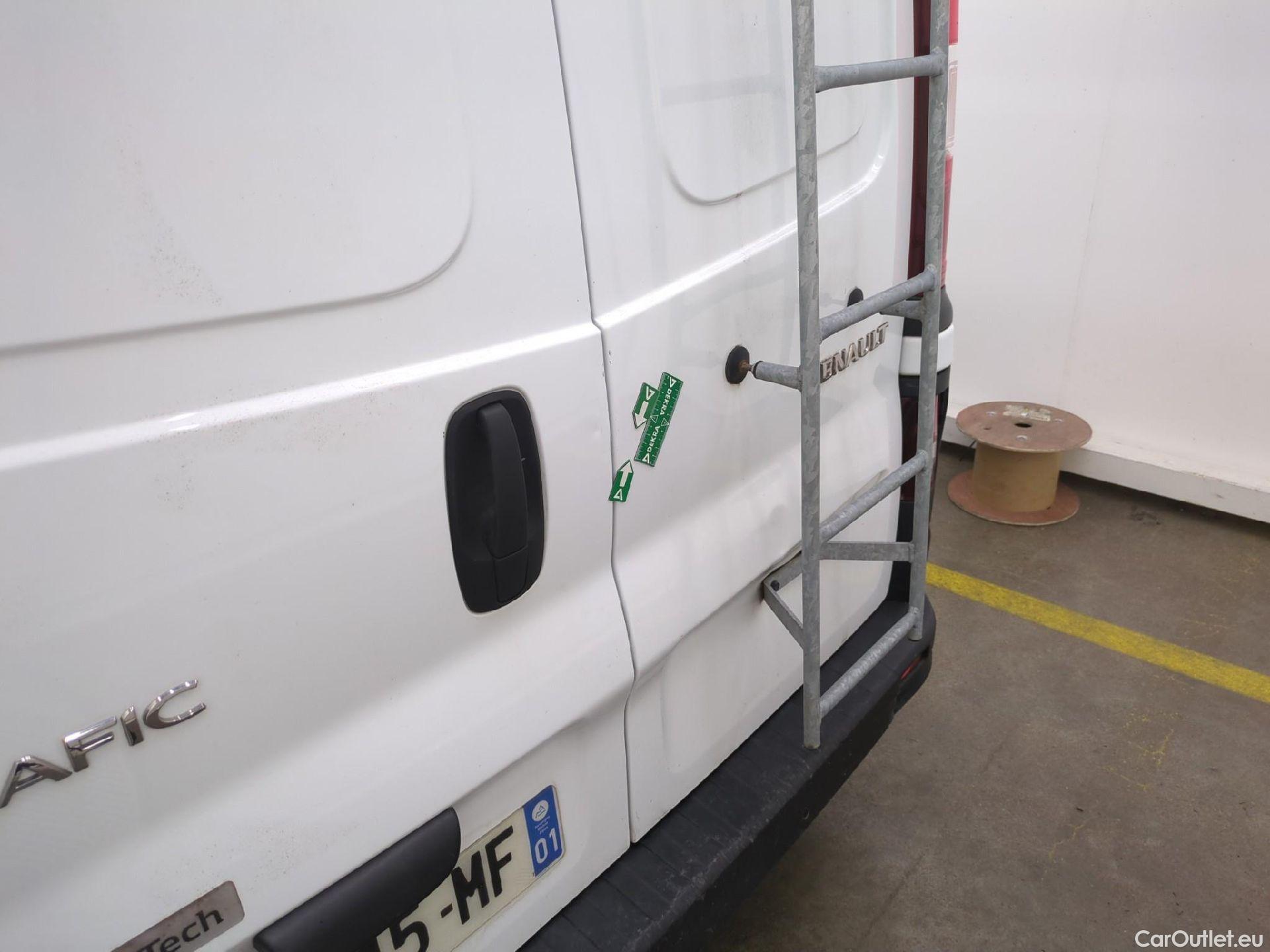  Renault  Trafic RENAULT  / 2019 / 4P / Fourgon tole FG GCF L2H2 1200 Energy dCi 145 E6 #28