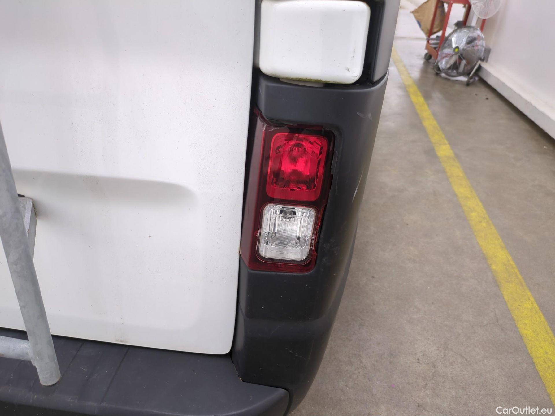  Renault  Trafic RENAULT  / 2019 / 4P / Fourgon tole FG GCF L2H2 1200 Energy dCi 145 E6 #3